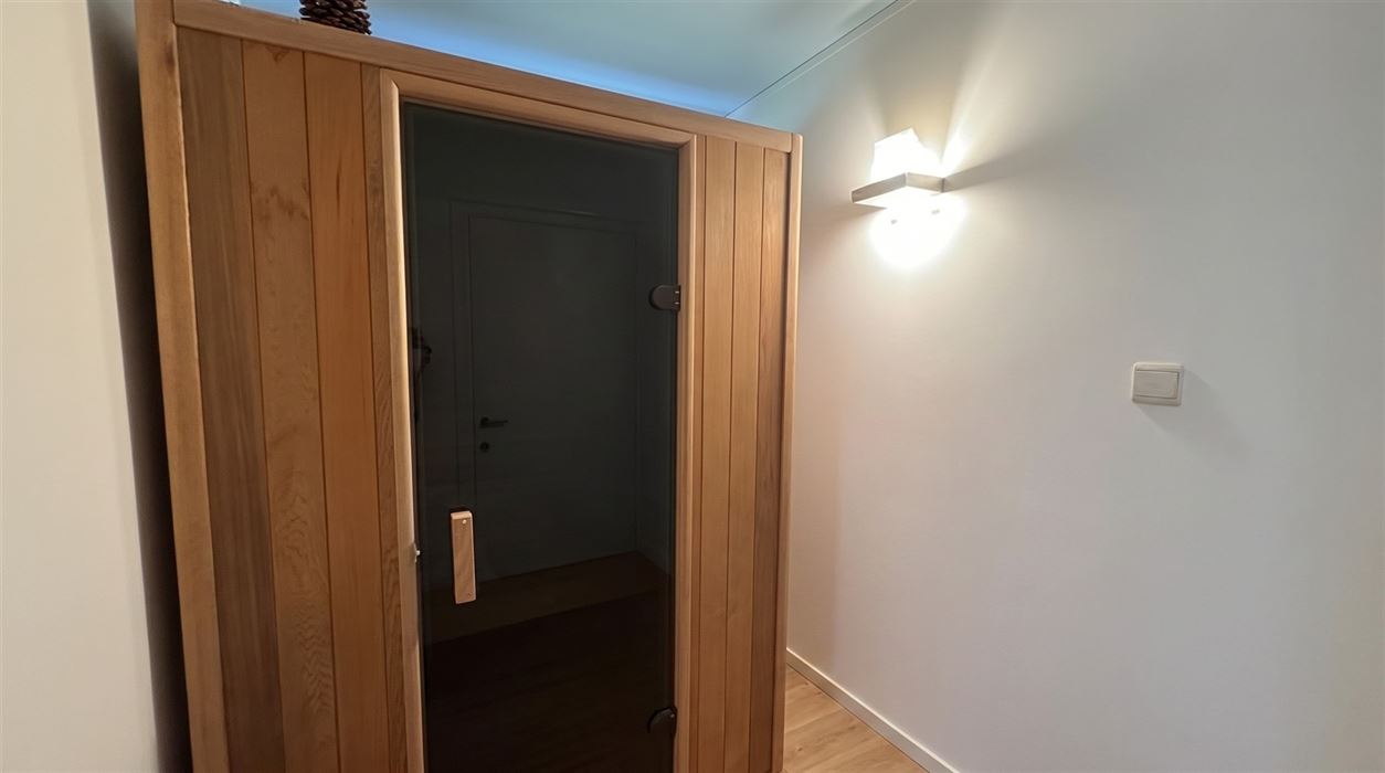 Vrijstaande gelijkvloerse woning op een perceel van 18a30ca.
