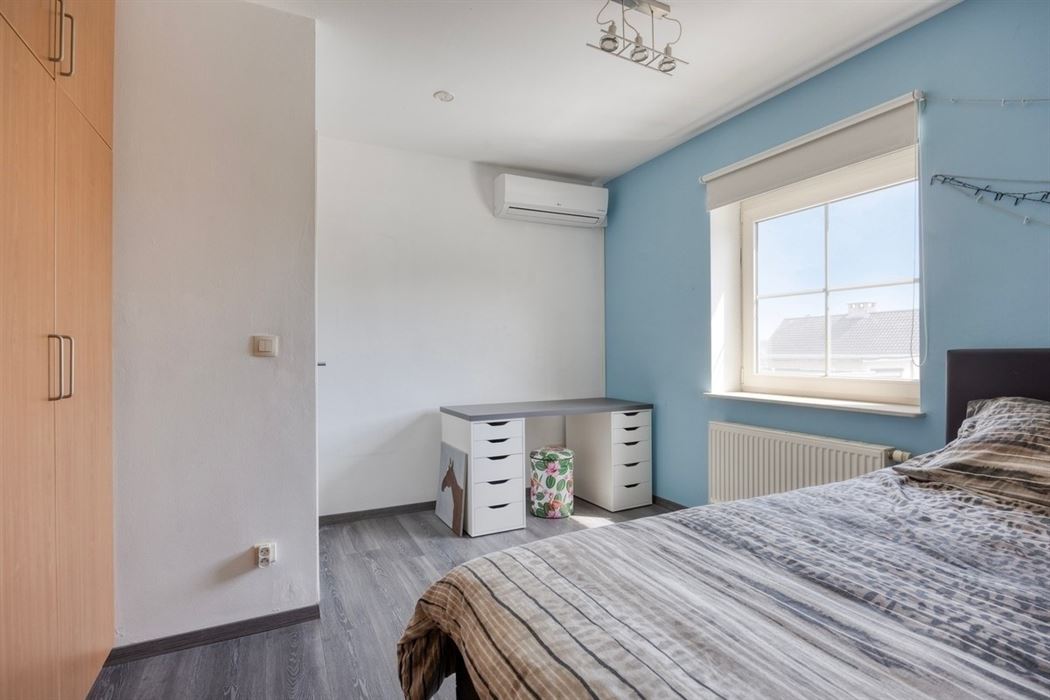 Instapklare villa met zwembad. Landelijke ligging in Leut.