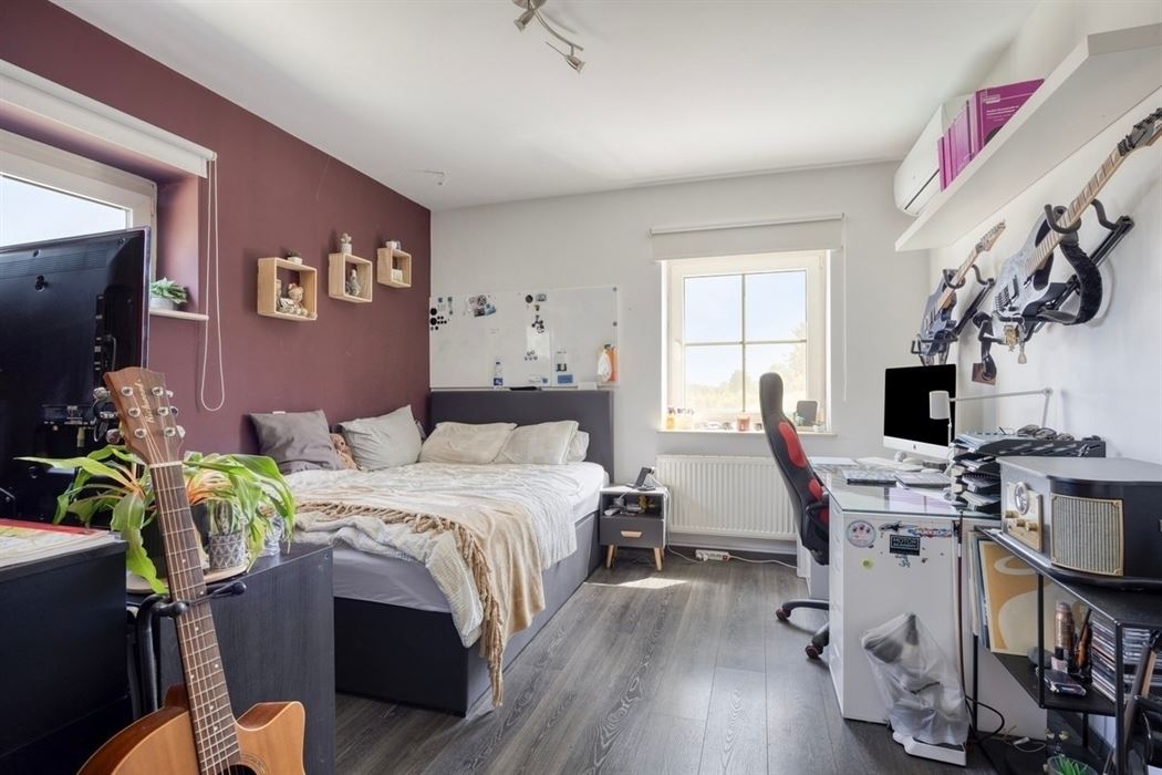 Instapklare villa met zwembad. Landelijke ligging in Leut.