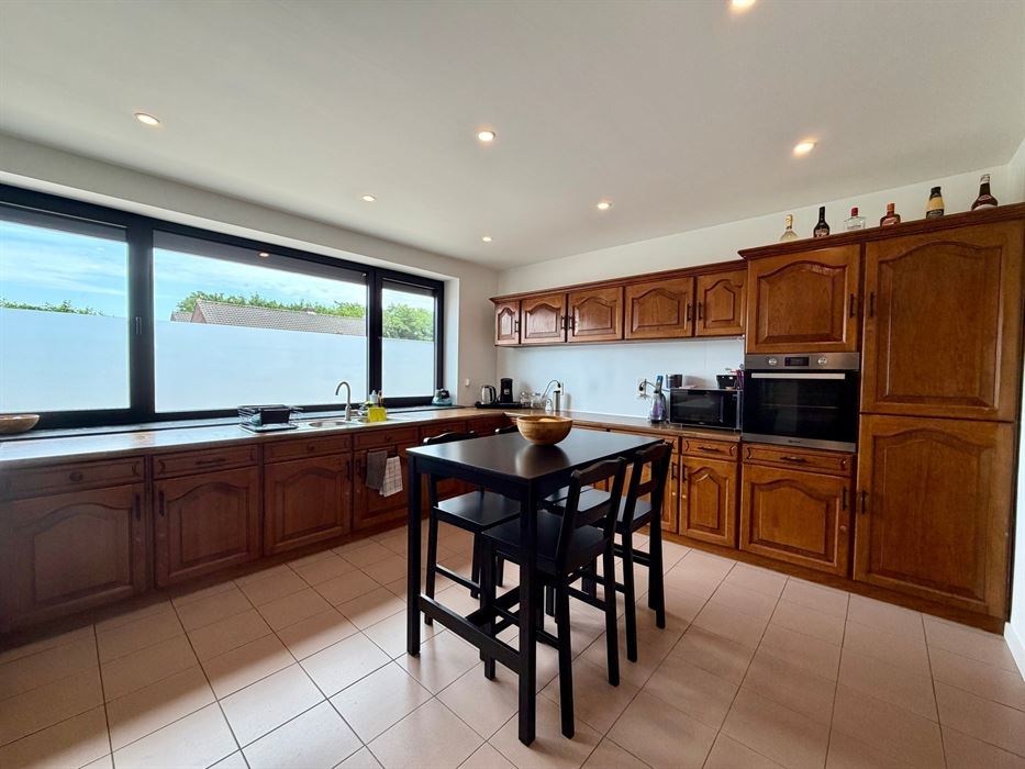 Ruime gezinswoning met 4 slaapkamers!