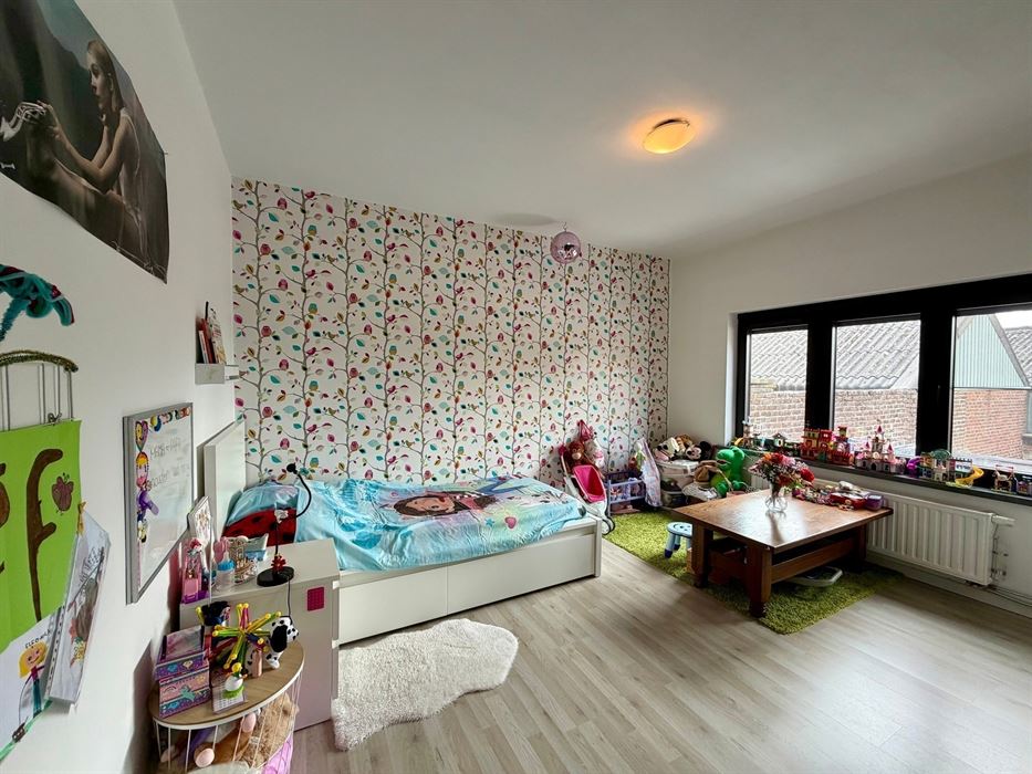 Ruime gezinswoning met 4 slaapkamers!