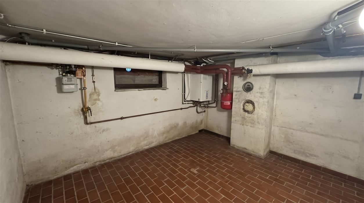Vrijstaande gelijkvloerse woning op een perceel van 18a30ca.