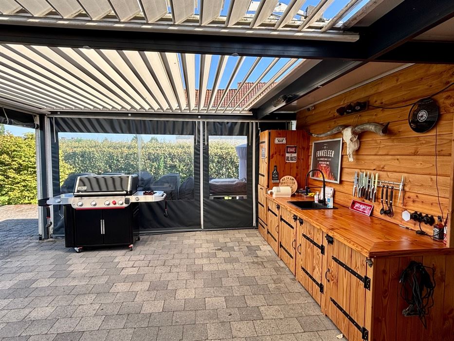 Vrijstaande gelijkvloerse woning op een perceel van 18a30ca.