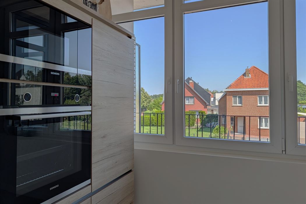 Instapklaar gerenoveerd appartement met 2 slaapkamers en 2 terrassen