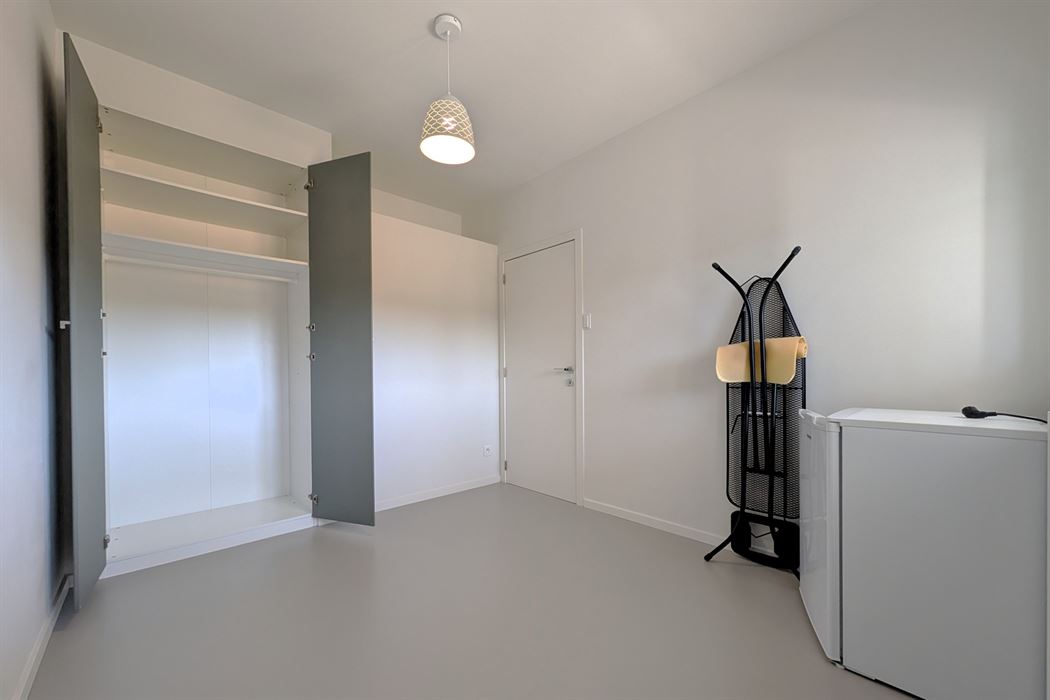 Instapklaar gerenoveerd appartement met 2 slaapkamers en 2 terrassen