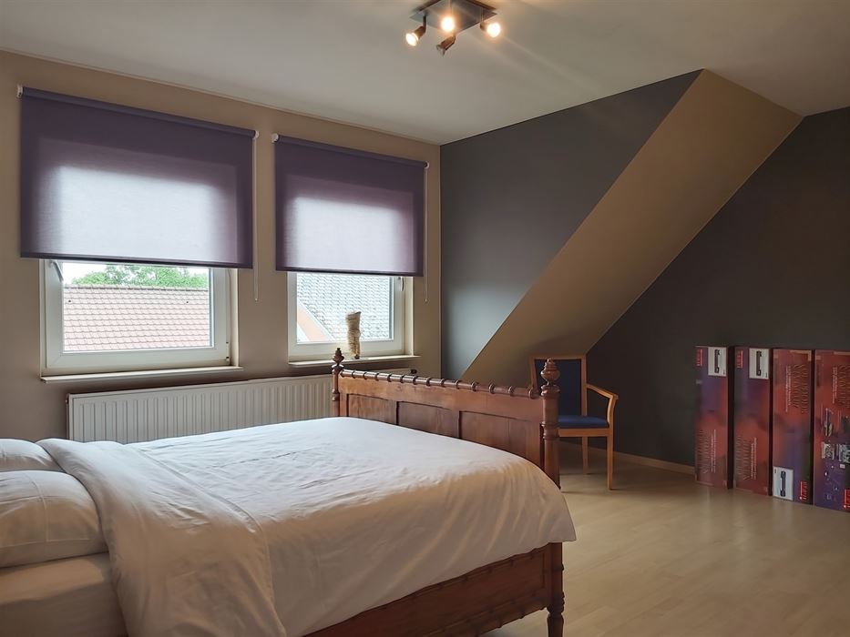 Wonen én werken op een toplocatie – praktijkruimte met ruime duplexwoning met 4 slaapkamers op een perceel van 4a23ca!