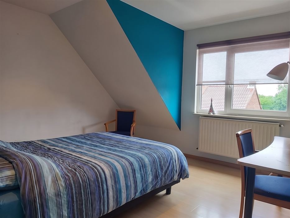 Wonen én werken op een toplocatie – praktijkruimte met ruime duplexwoning met 4 slaapkamers op een perceel van 4a23ca!