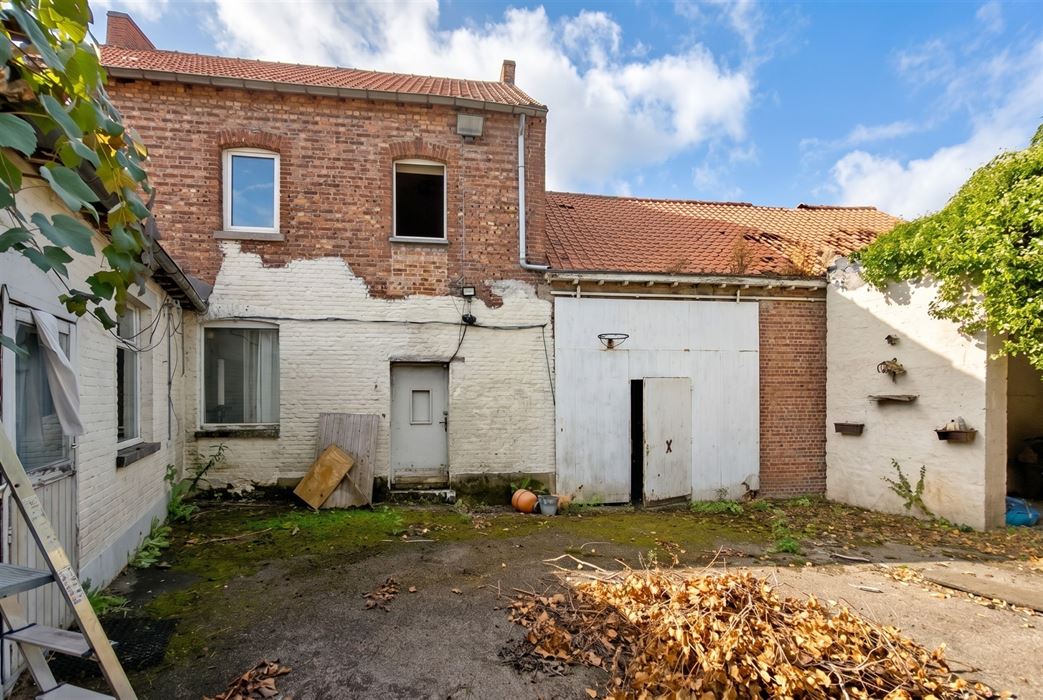 Handelspand met woonst op zeer gunstige locatie te Diepenbeek