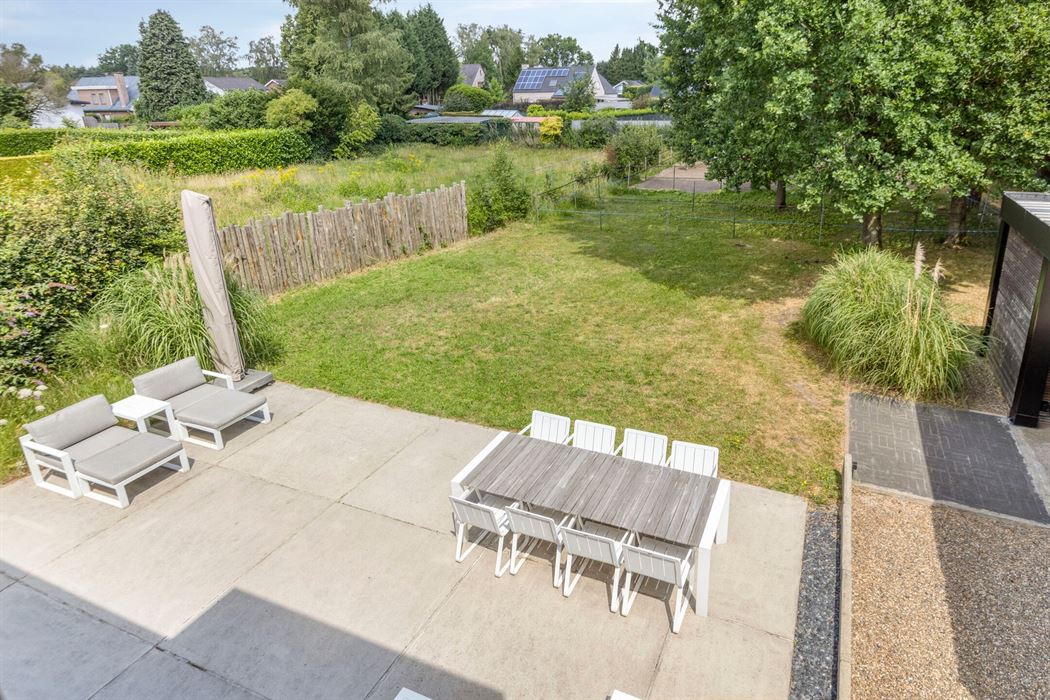 Exclusief wonen waar architectuur, ruimte en levenslang comfort samenkomen.