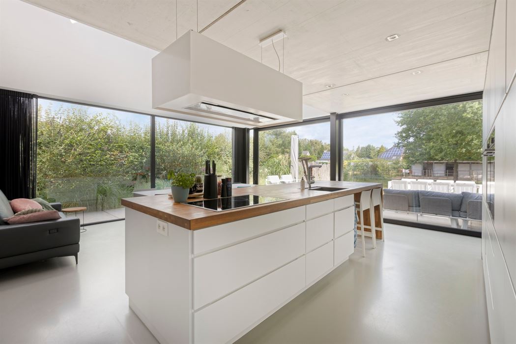 Exclusief wonen waar architectuur, ruimte en levenslang comfort samenkomen.
