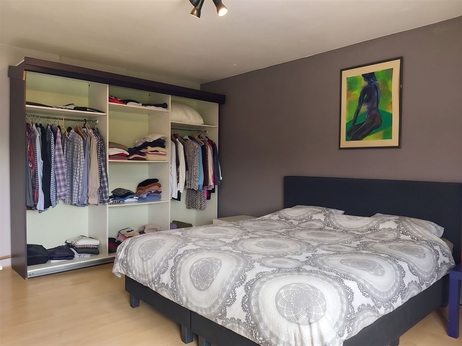 Wonen én werken op een toplocatie – praktijkruimte met ruime duplexwoning met 4 slaapkamers op een perceel van 4a23ca!
