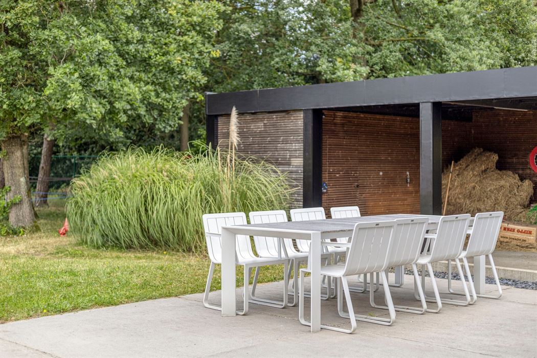 Exclusief wonen waar architectuur, ruimte en levenslang comfort samenkomen.