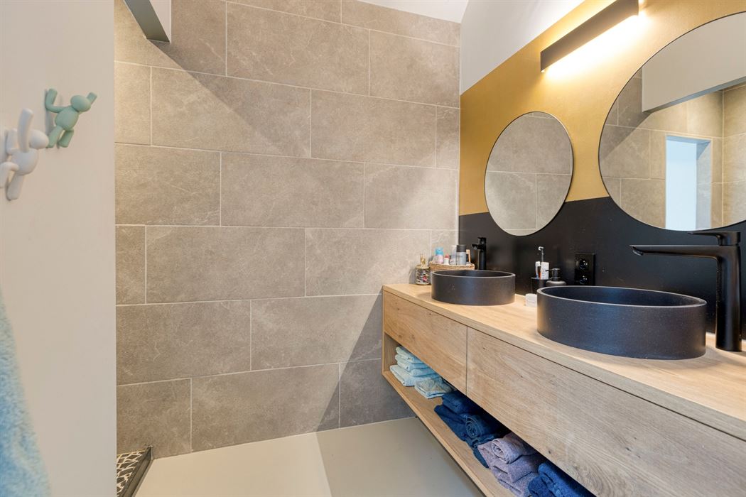 Exclusief wonen waar architectuur, ruimte en levenslang comfort samenkomen.