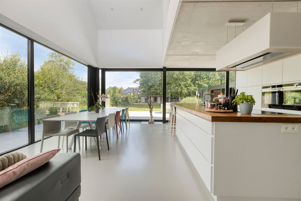 Exclusief wonen waar architectuur, ruimte en levenslang comfort samenkomen.