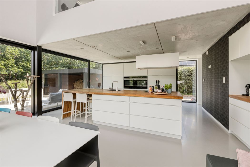 Exclusief wonen waar architectuur, ruimte en levenslang comfort samenkomen.