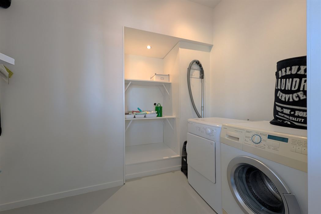 Instapklaar gerenoveerd appartement met 2 slaapkamers en 2 terrassen
