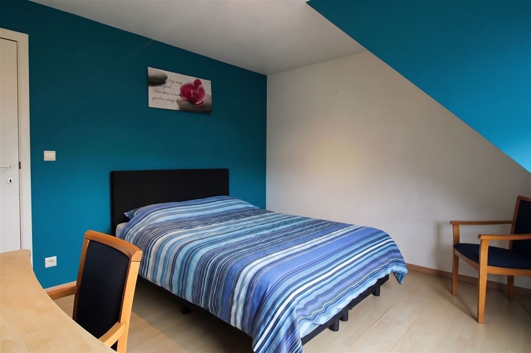 Wonen én werken op een toplocatie – praktijkruimte met ruime duplexwoning met 4 slaapkamers op een perceel van 4a23ca!