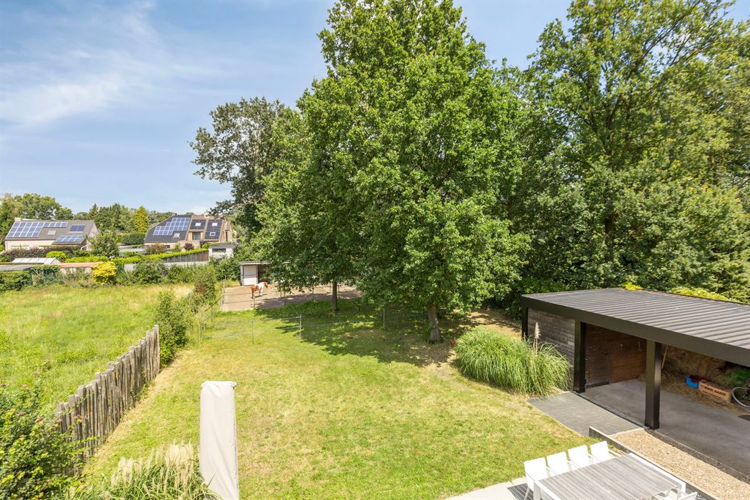 Exclusief wonen waar architectuur, ruimte en levenslang comfort samenkomen.