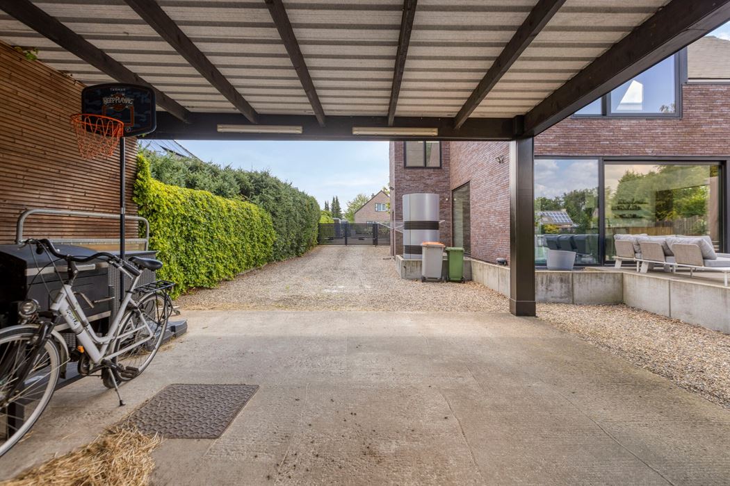 Exclusief wonen waar architectuur, ruimte en levenslang comfort samenkomen.