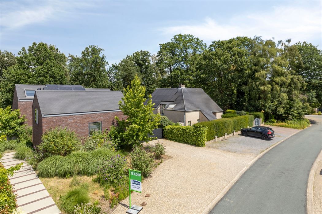 Exclusief wonen waar architectuur, ruimte en levenslang comfort samenkomen.