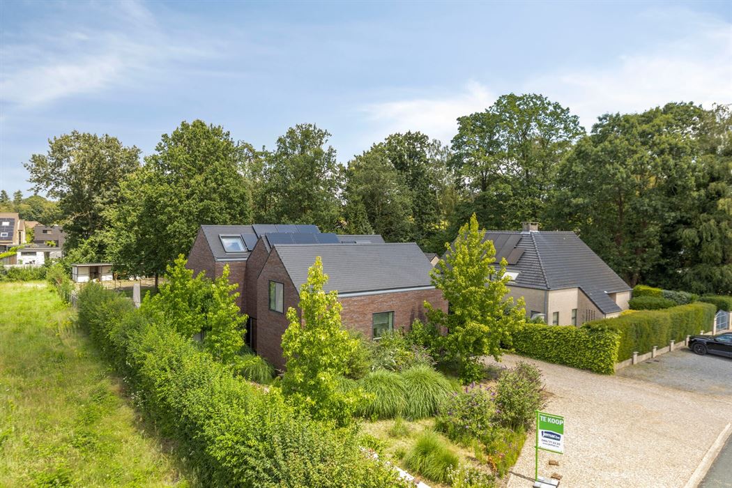 Exclusief wonen waar architectuur, ruimte en levenslang comfort samenkomen.