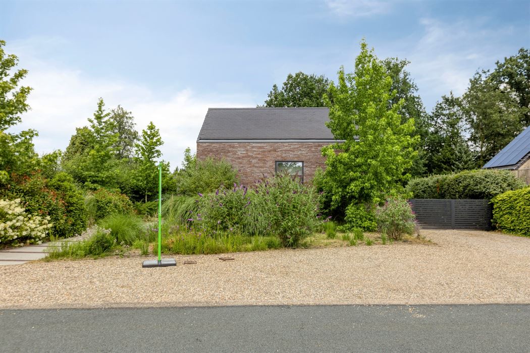 Exclusief wonen waar architectuur, ruimte en levenslang comfort samenkomen.
