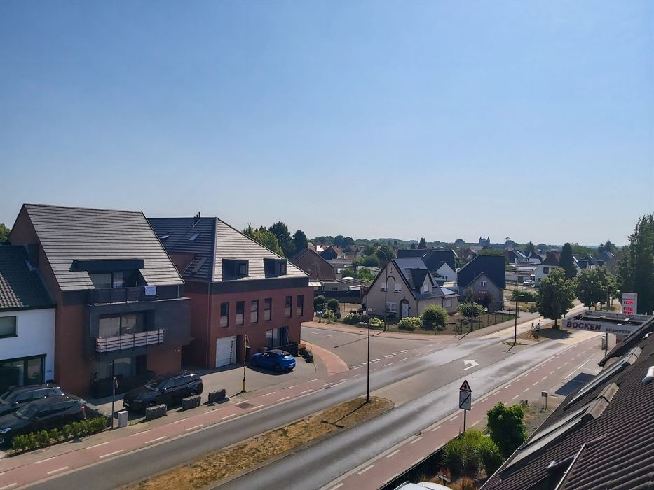 Appartement met 1 slaapkamer, terras en privatieve autostaanplaats in Maasmechelen!