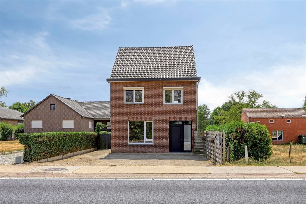 Vrijstaande gezinswoning nabij de grens van Nederland!