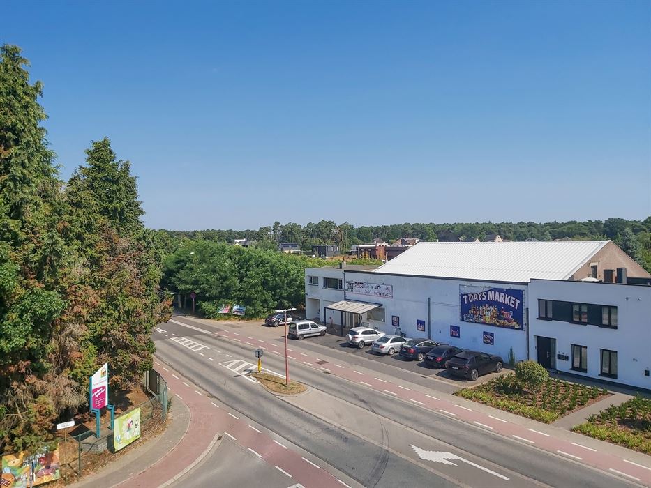 Appartement met 1 slaapkamer, terras en privatieve autostaanplaats in Maasmechelen!