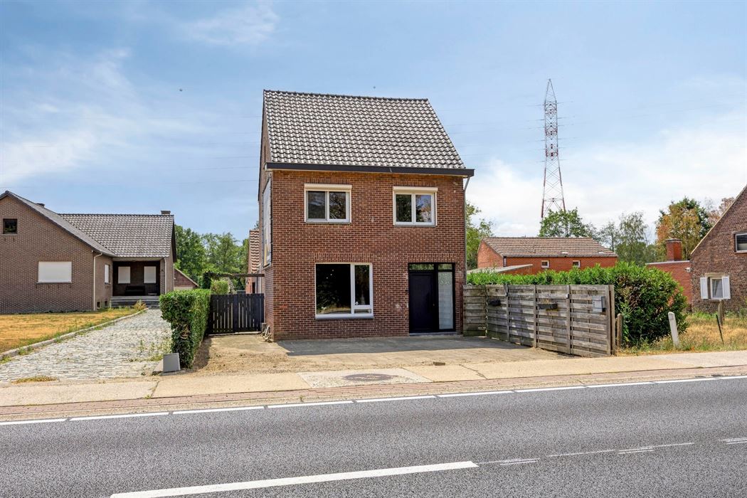 Vrijstaande gezinswoning nabij de grens van Nederland!