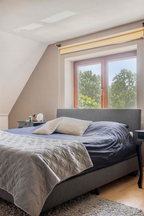 Ruime woning op een perceel van 20a!