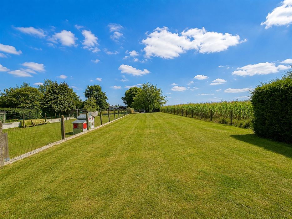 Instapklaar wonen met energiezuinig comfort, verrassend veel ruimte en een zonnige tuin.