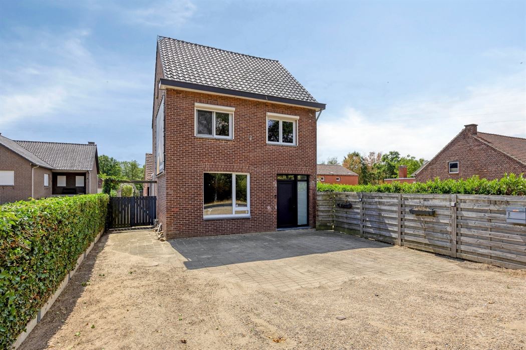 Vrijstaande gezinswoning nabij de grens van Nederland!