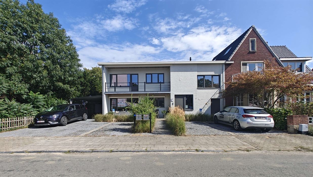 Gerenoveerd appartement met 3 slaapkamers