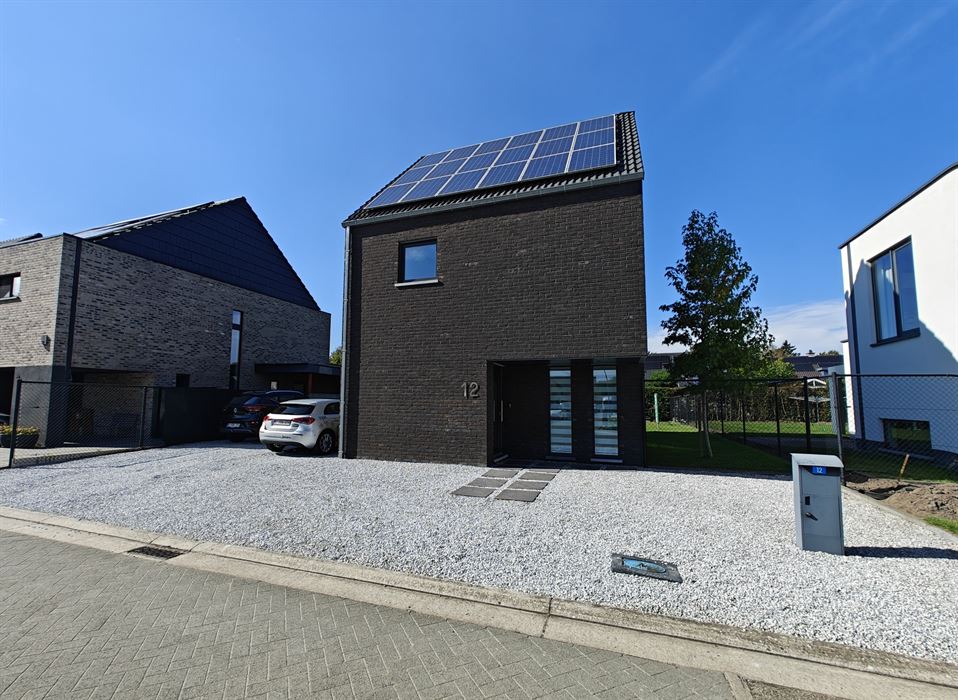 Vrijstaande woning met 4 slaapkamers op een doodlopende straat