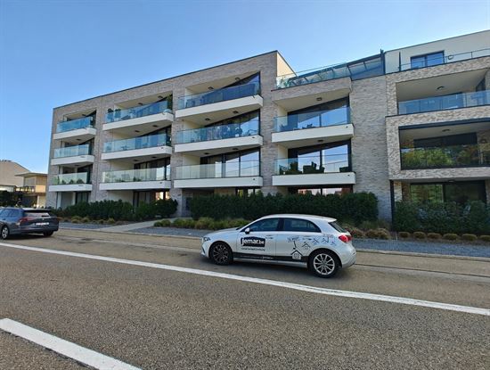 Ruim, instapklaar appartement met 2 slaapkamer, ruime autostaanplaats en berging in de kelder