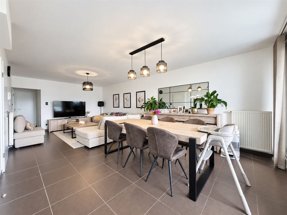 Appartement met 2 slaapkamers, terras en 2 ondergrondse parkeerplaatsen