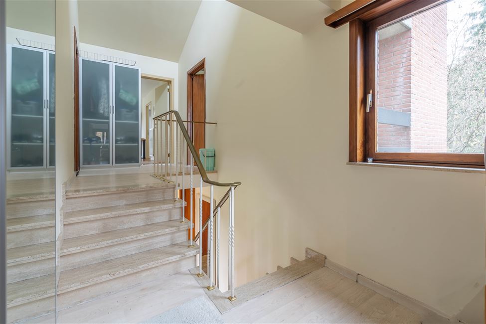 Uitzonderlijk ruime villa van 374m² in Centrum Overijse