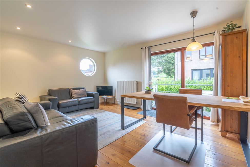 Uitzonderlijk ruime villa van 374m² in Centrum Overijse