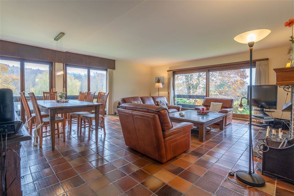 Uitzonderlijk ruime villa van 374m² in Centrum Overijse