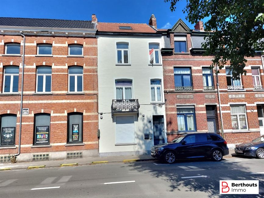 APPARTEMENT OP DE 2 E VERDIEPING