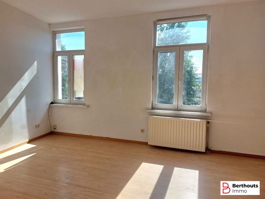 APPARTEMENT OP DE 2 E VERDIEPING