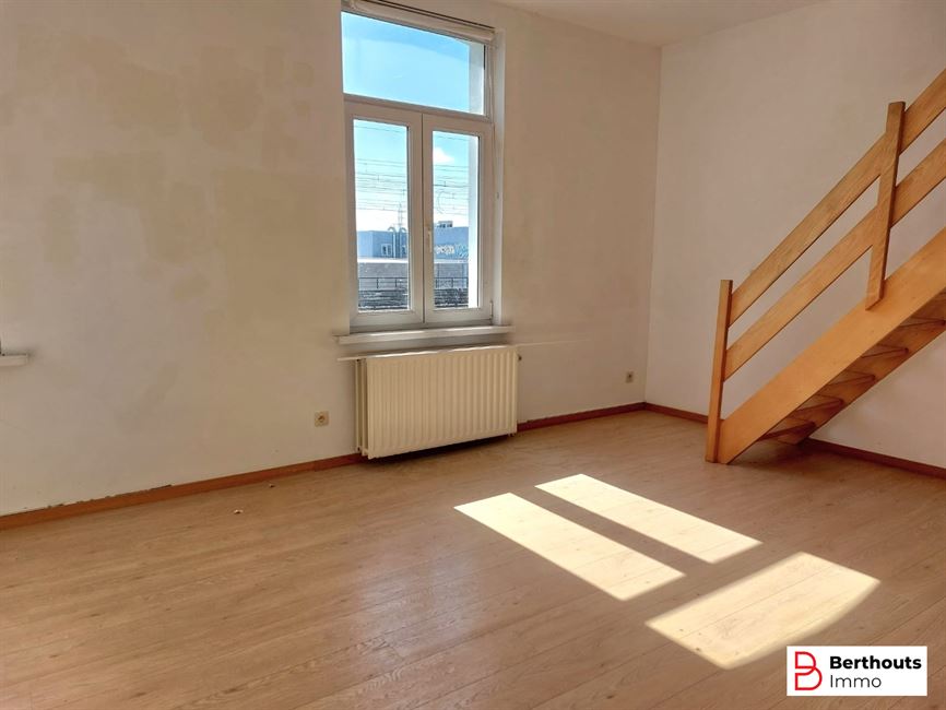APPARTEMENT OP DE 2 E VERDIEPING