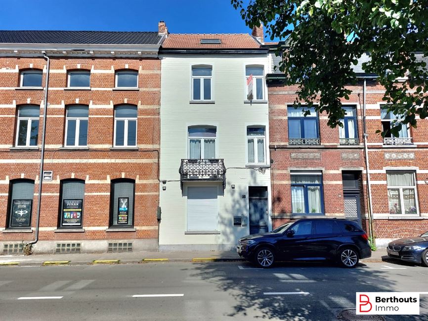 APPARTEMENT OP DE 2 E VERDIEPING