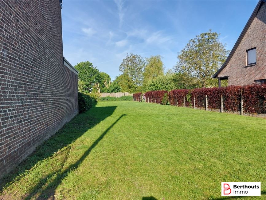 TERRAIN À BÂTIR SUR 5 ARES 47 CA