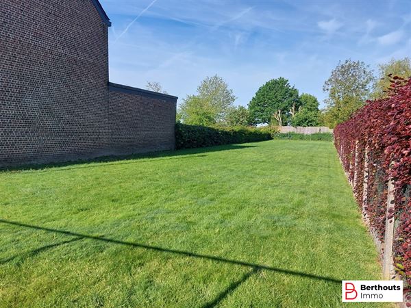 Bouwgrond voor 3-gevel woning OP 5 ARE 47 CA
