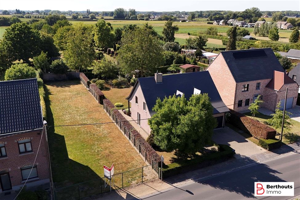 TERRAIN À BÂTIR BIEN SITUÉ DE 5 ARES 47