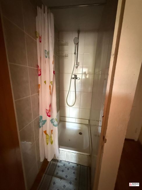 APPARTEMENT 1 CHAMBRE A RENOVER