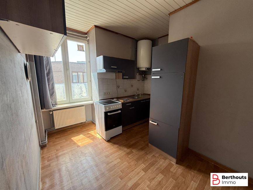 APPARTEMENT 1 CHAMBRE A RENOVER