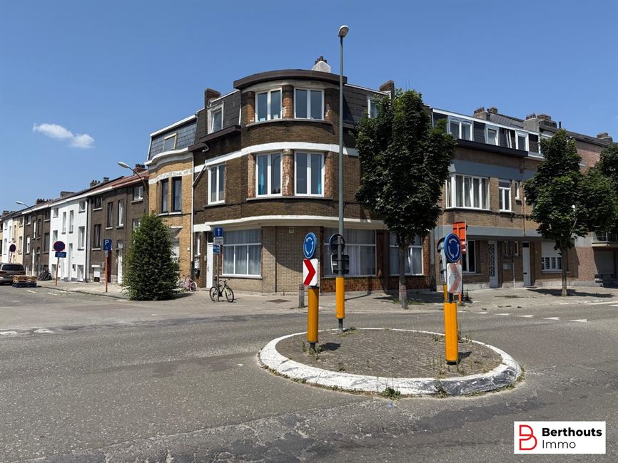 APPARTEMENT 1 CHAMBRE A RENOVER